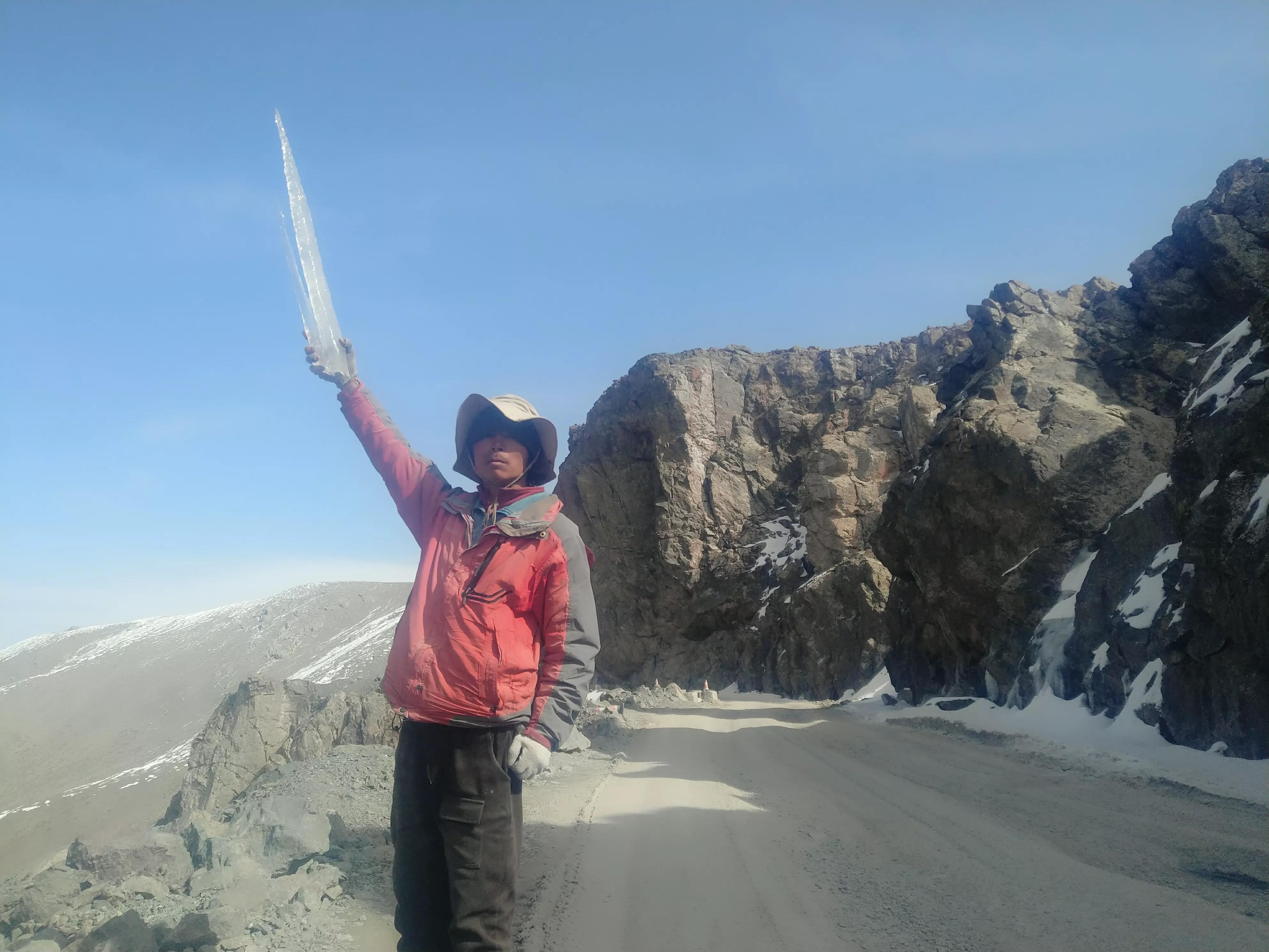 从甘肃翻越祁连山到青海,从肃北到青海沿途风景