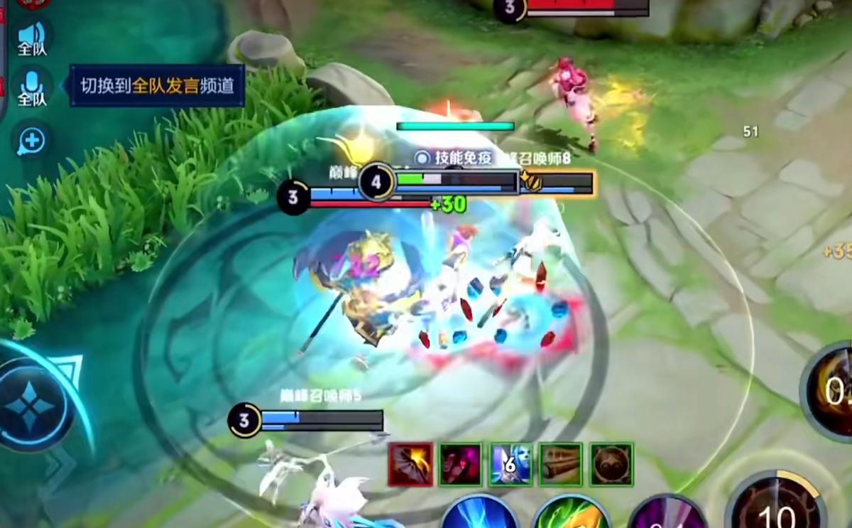 青帝北慕树叶三人撞车视角,青帝北慕第一次撞车