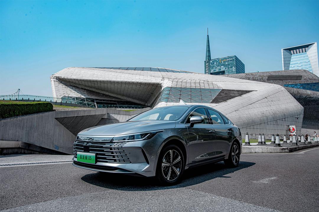 比亚迪驱逐舰05dm-i路首试,比亚迪驱逐舰05属于a级车吗