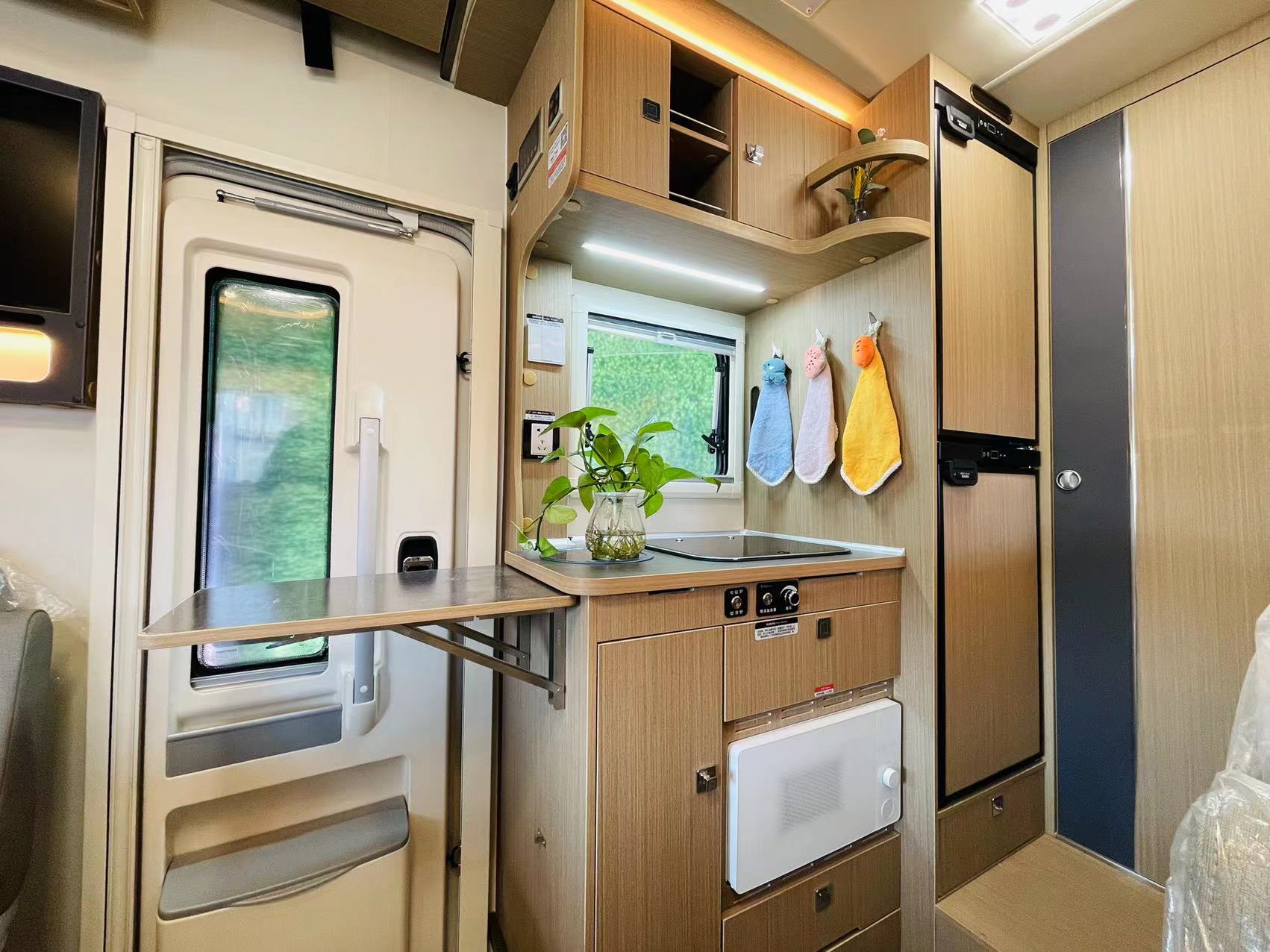 奇瑞瑞弗t800房车价格,出租型b型上下独立床房车