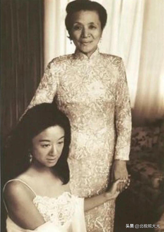 高龄富婆王薇薇为小男友抛弃丈夫,王薇薇老年照片