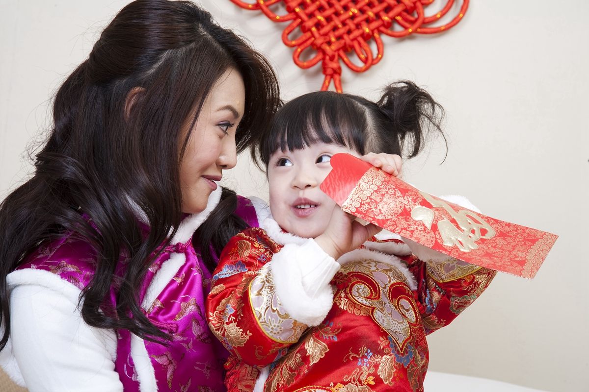 亲戚给宝宝发周岁红包怎么回复,给小孩红包怎么高情商的处理