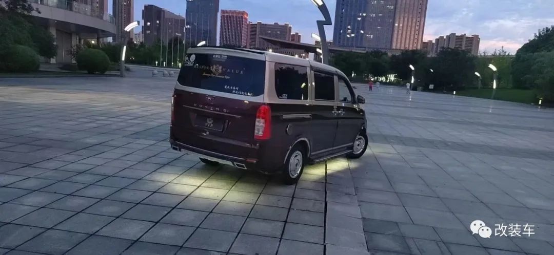 五菱荣光v七座变四座,五菱荣光v新款五座