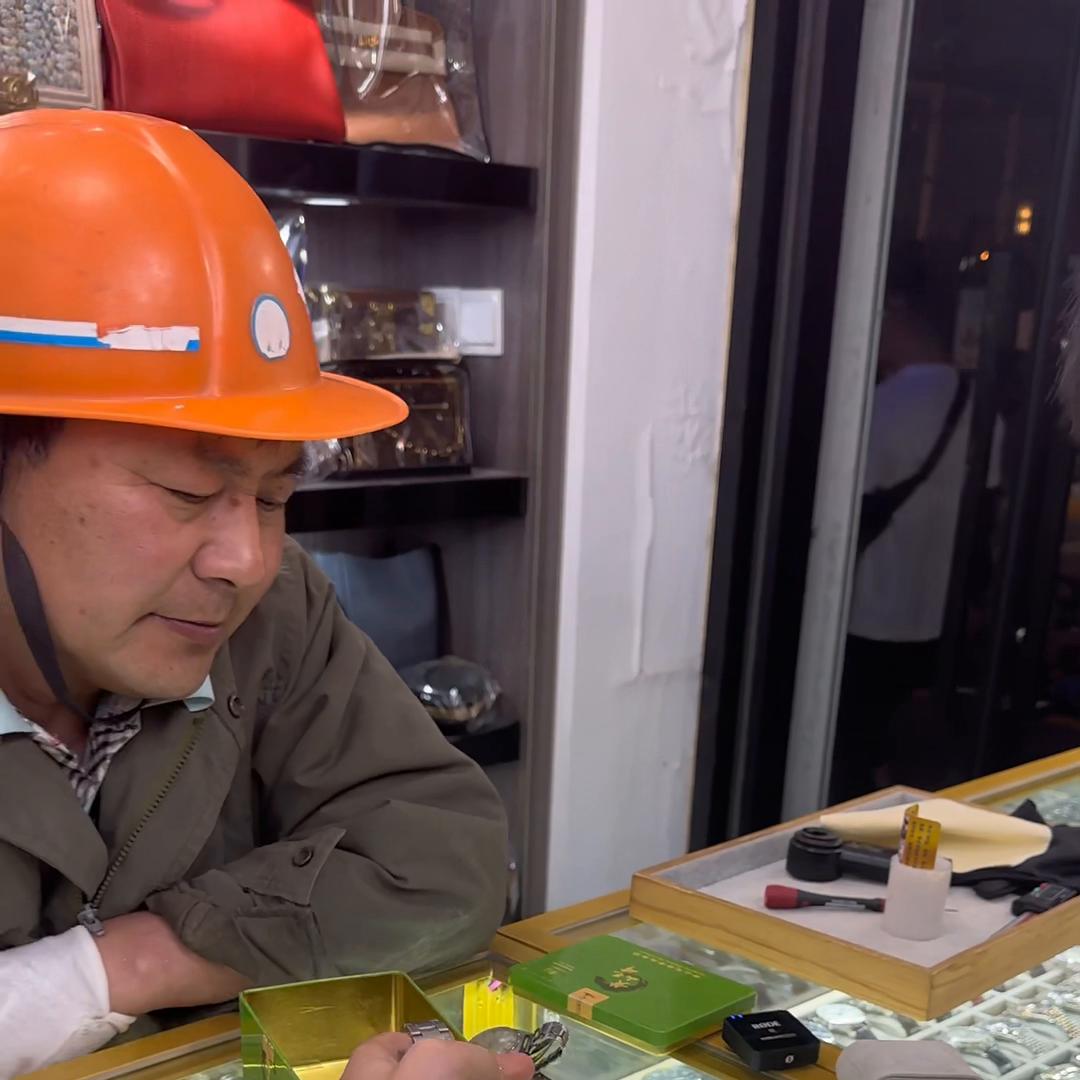 买了块表怎么鉴定真假,捡到的表怎么看真假