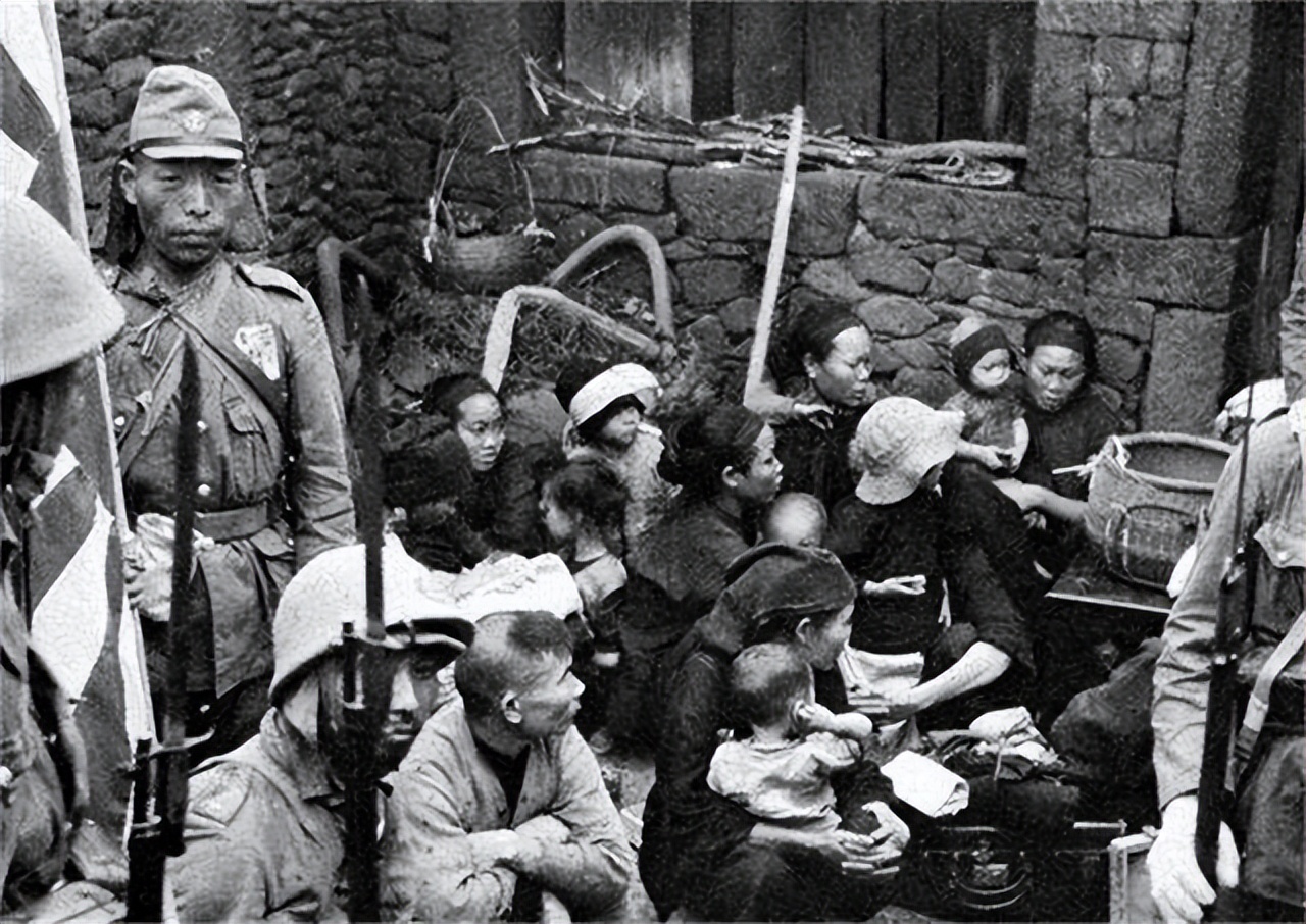 1940年的湖北宜昌，飞扬跋扈的日军背后，是满目疮痍的城市和百姓