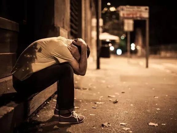 广东28岁小伙，迪拜打工被骗，无奈跑起外卖，每天20单月入8000