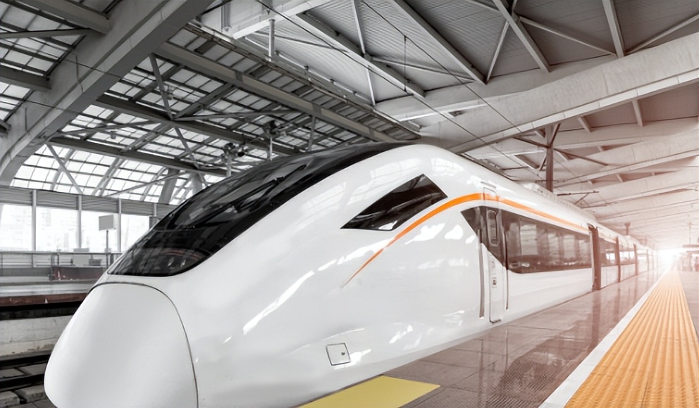 外国人体验中国高铁后，愤怒提出3大“缺点”，国人却非常赞同？