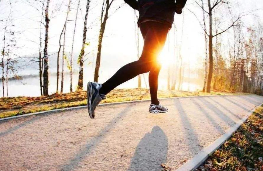 早上运动好，还是晚上好？这个时间运动，心脏、大脑和血管更健康