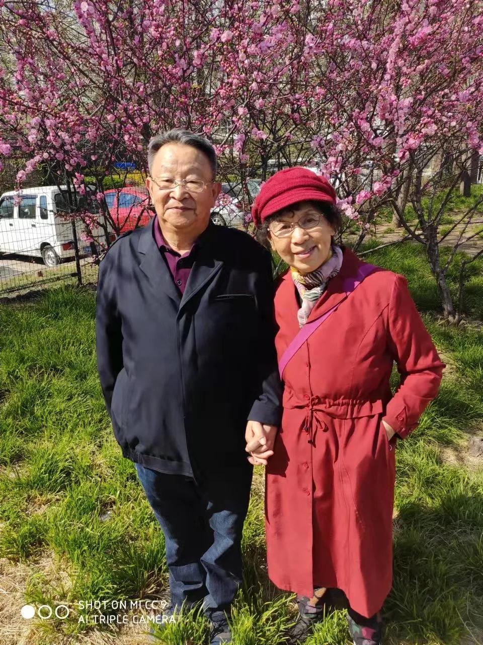 原创微型散文诗：乐与春天合影爱与快乐同行