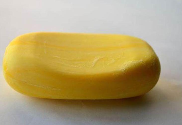 一女子坚持上海药皂洗头半年,一女子坚持硫磺皂洗头半年生发