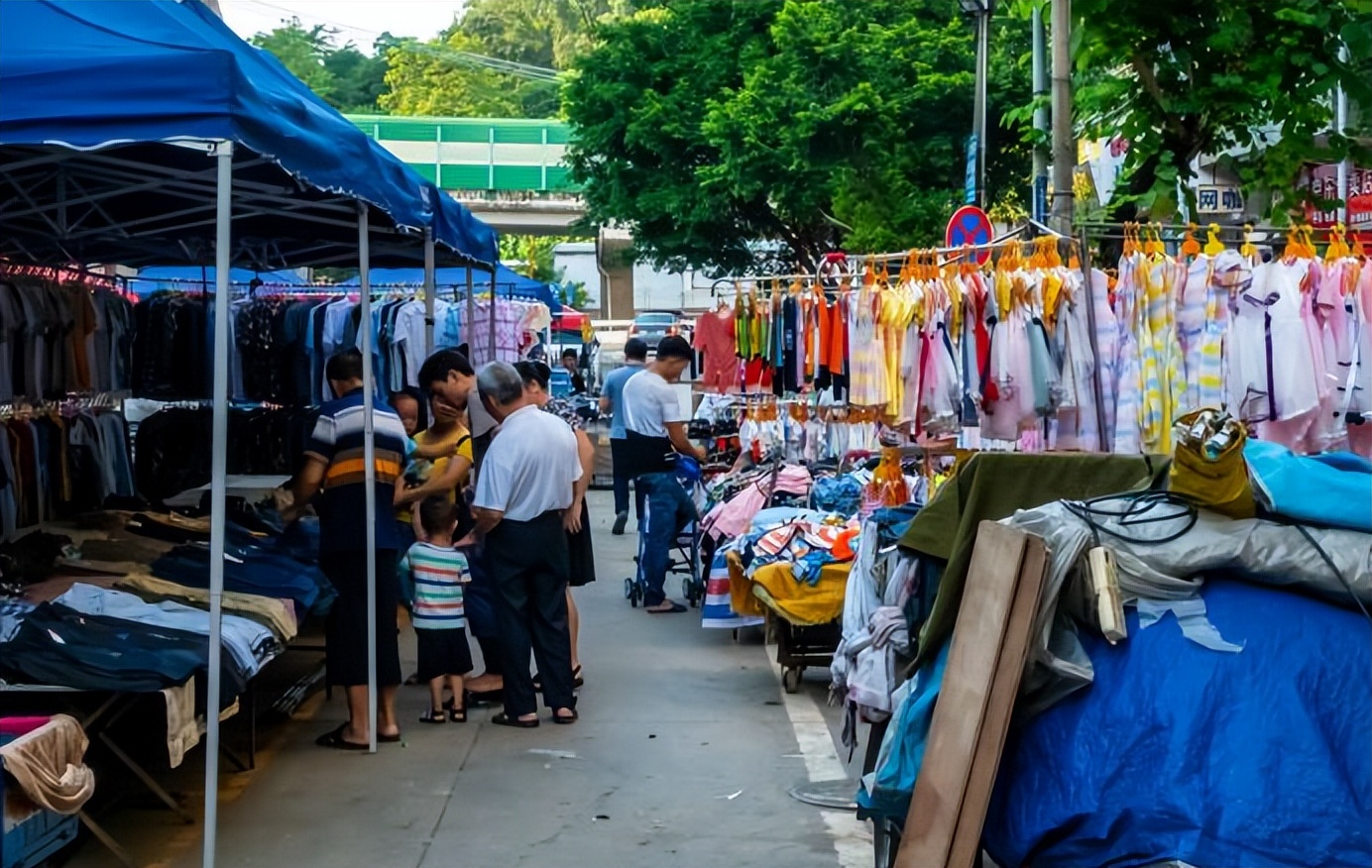 央视曝光致癌衣服,央视曝光夺命衣服致癌物超标