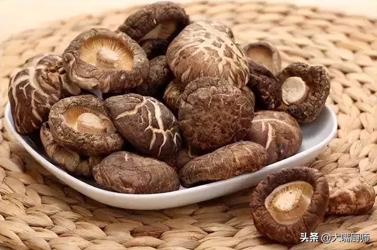 怎样泡干香菇又快又好妙招大全,干香菇泡发的正确方法不用小苏打