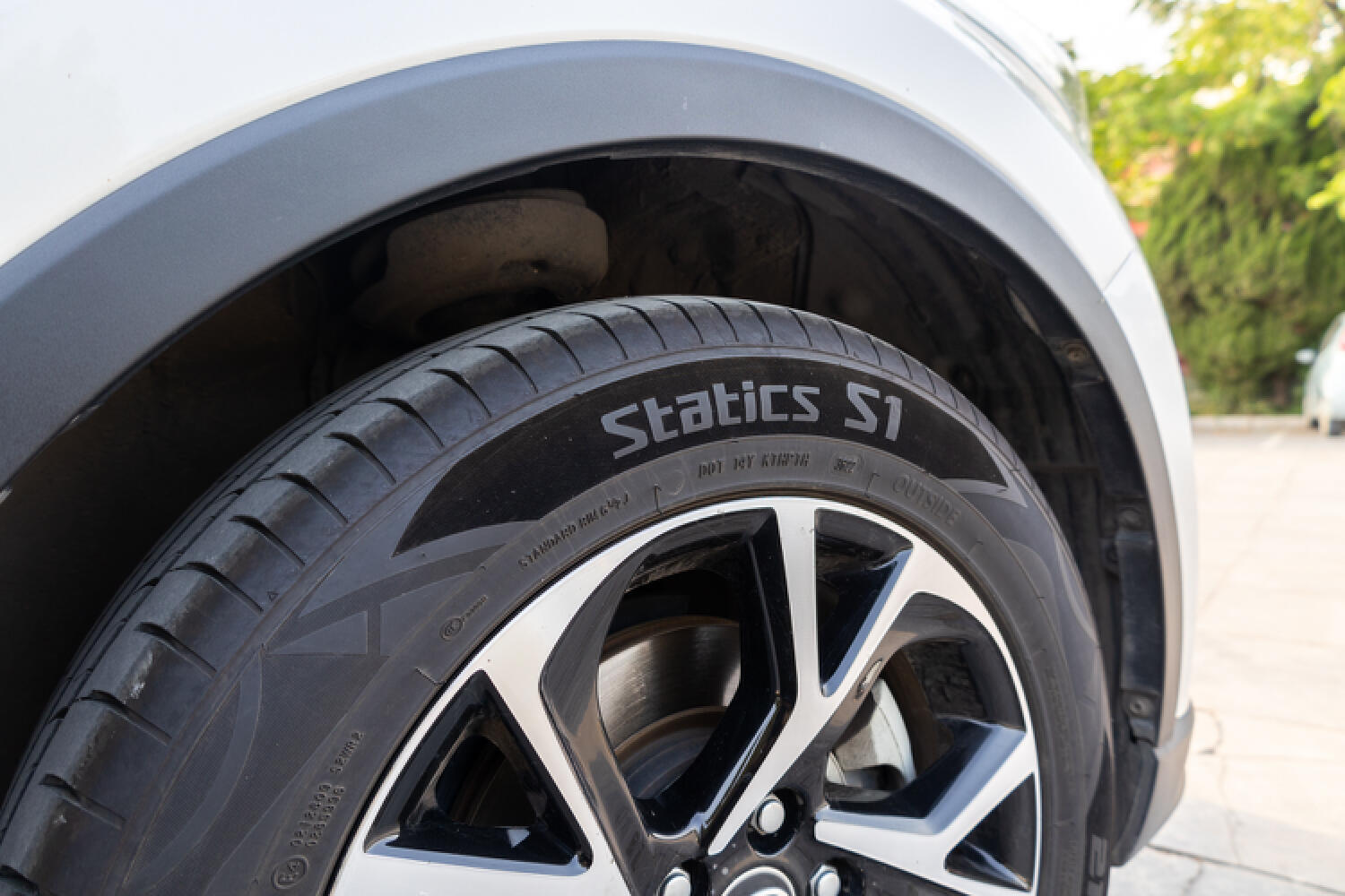 支点轮胎,支点轮胎和雷神轮胎对比图