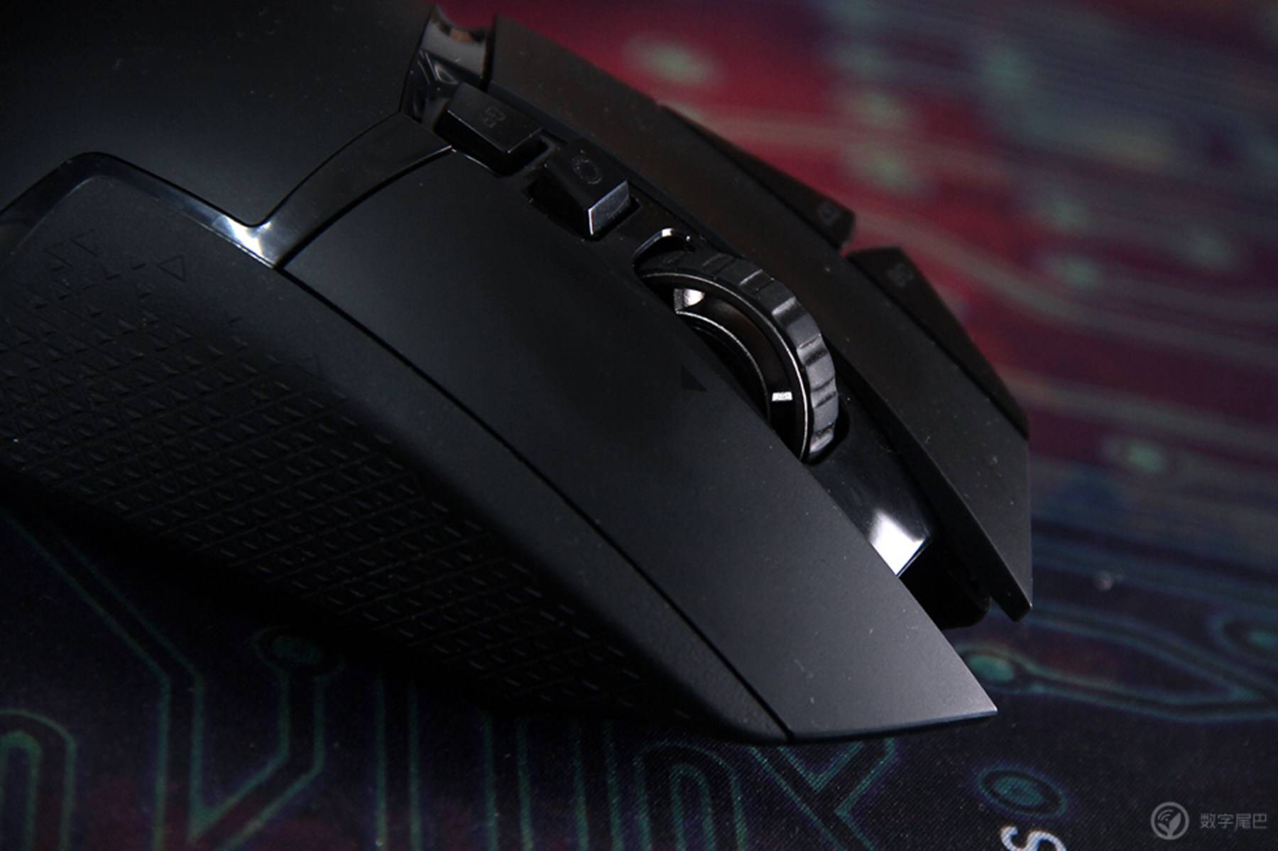 推荐几款高逼格电脑桌面,实用科技感很强的电脑桌面