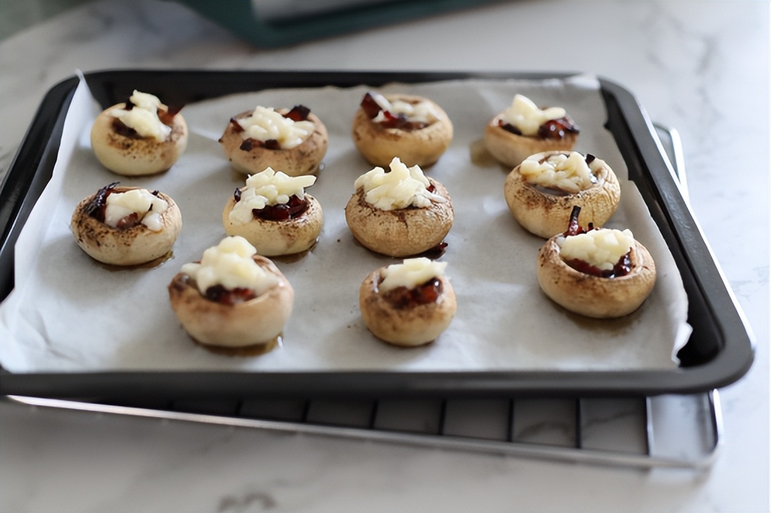 芝士口蘑做法,鲜美多汁的芝士焗口蘑