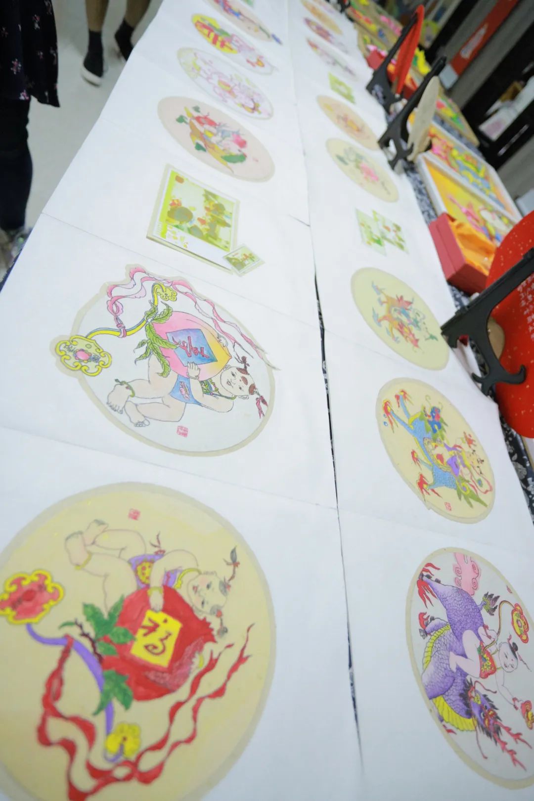 千百年前古人听的洞经古乐、吃的酥饼、画的木刻年画...这一次我们给你包圆了