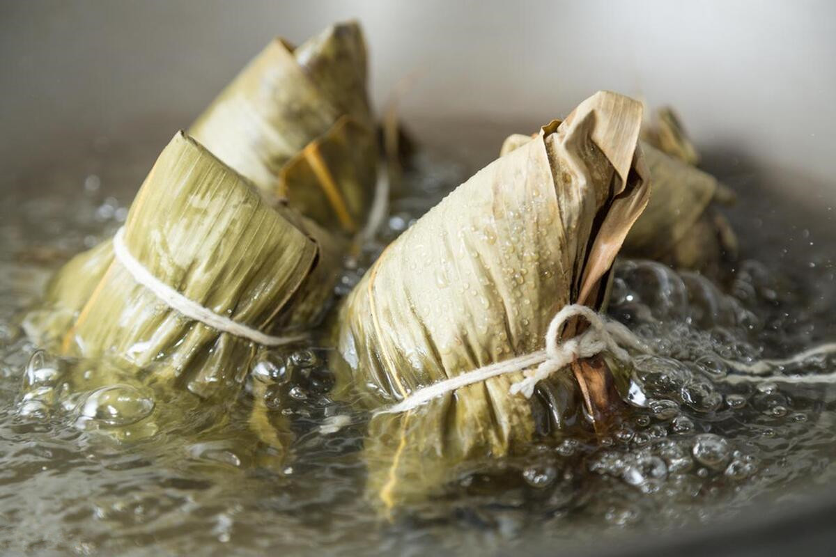 端午节粽子用热水还是用凉水煮,端午节粽子冷水下锅还是热水下锅