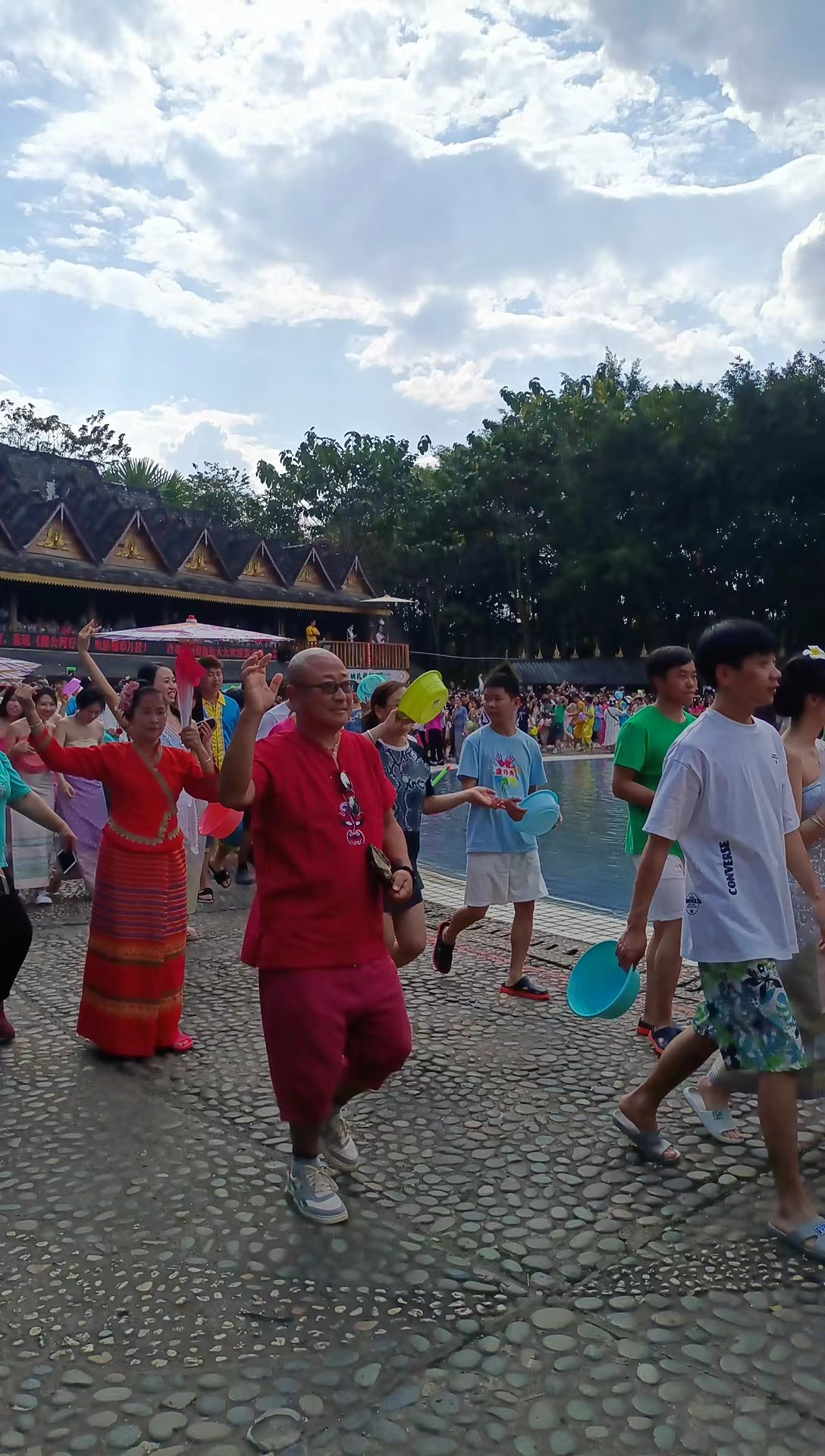 西双版纳旅游全攻略傣族园泼水节,西双版纳傣族园泼水节高清图片