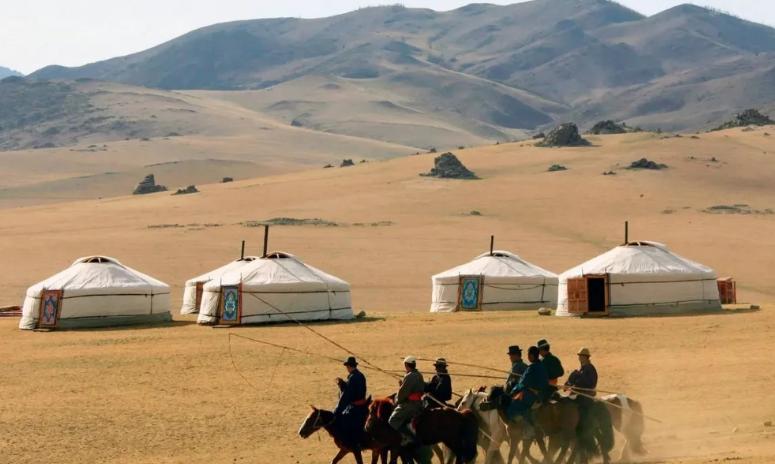 蒙古国从草原变成荒漠,蒙古国离开中国后的发展