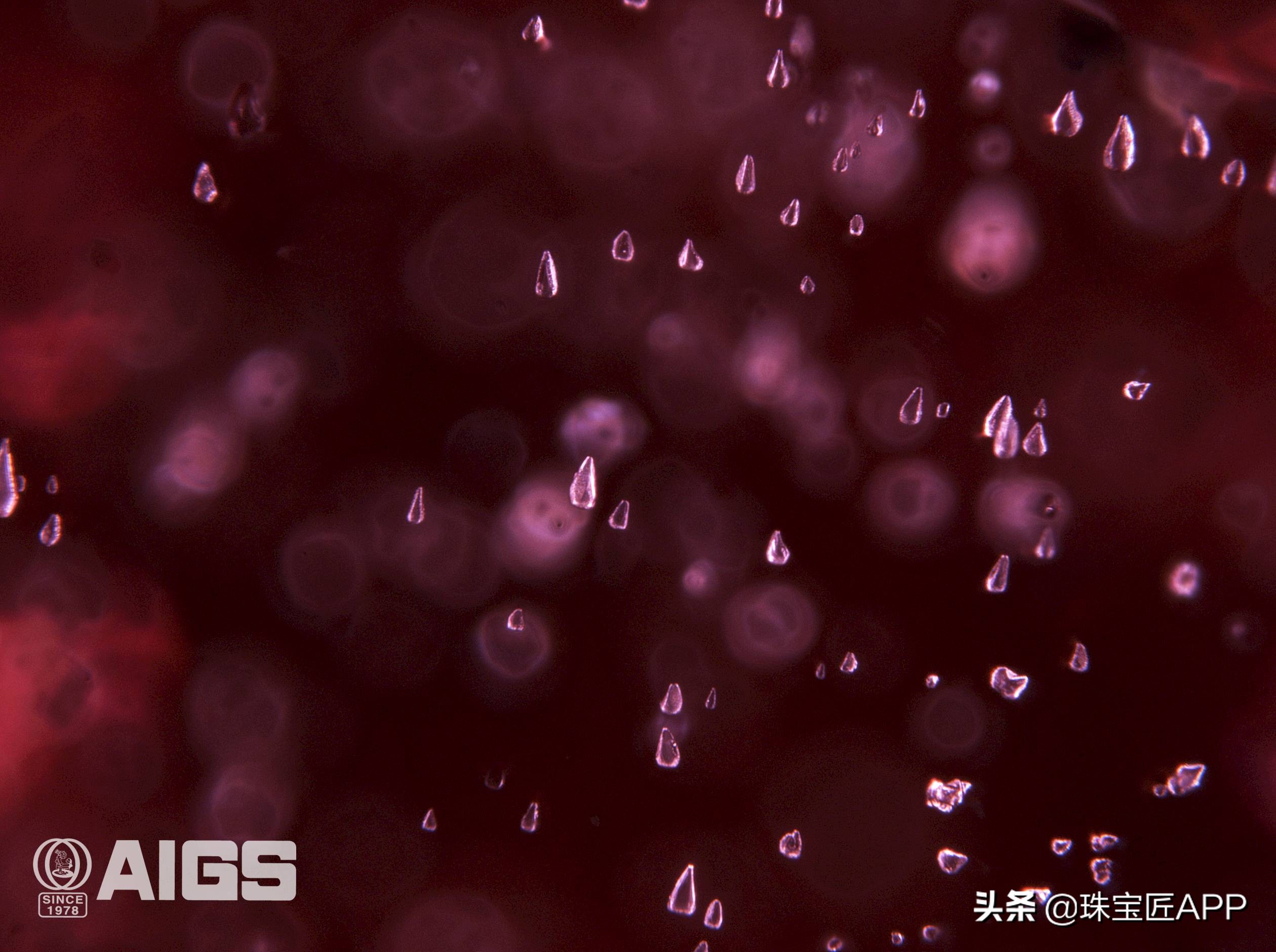 宝石的裂纹叫什么,宝石有裂痕是不是就失去价值了