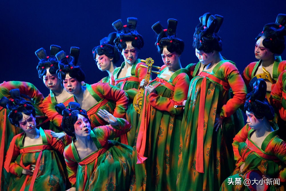 为强国建设民族复兴注入不竭精神动力——以习*平近**同志为核心的*党**中央引领中华文化创造性转化创新性发展纪实