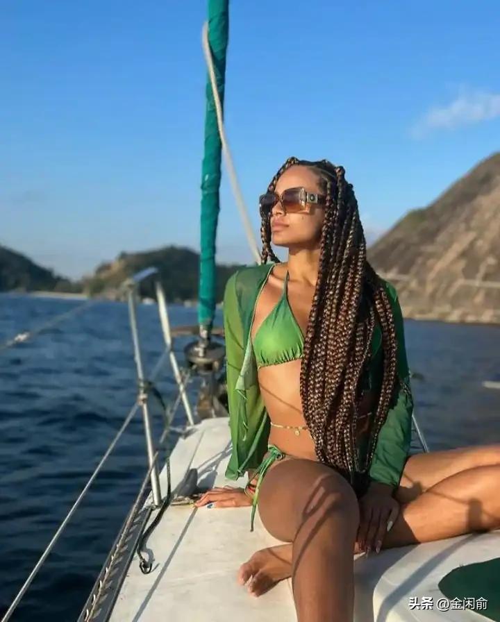 足坛姆巴佩,姆巴佩甩掉变性模特女友