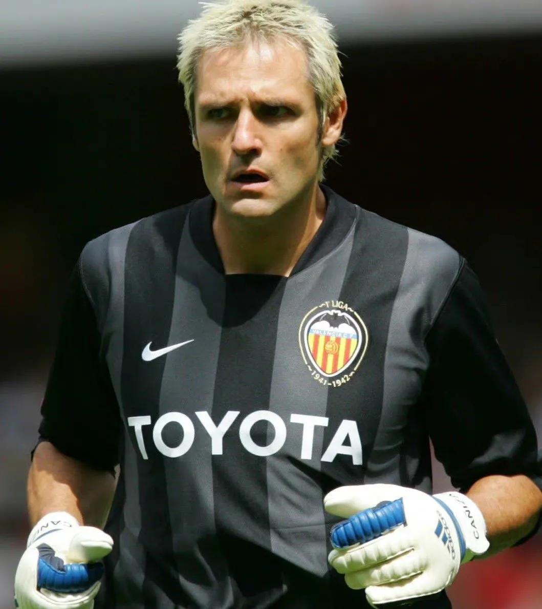 卡西利亚斯皇马最后一次扑救,皇马门将纳瓦斯和卡西