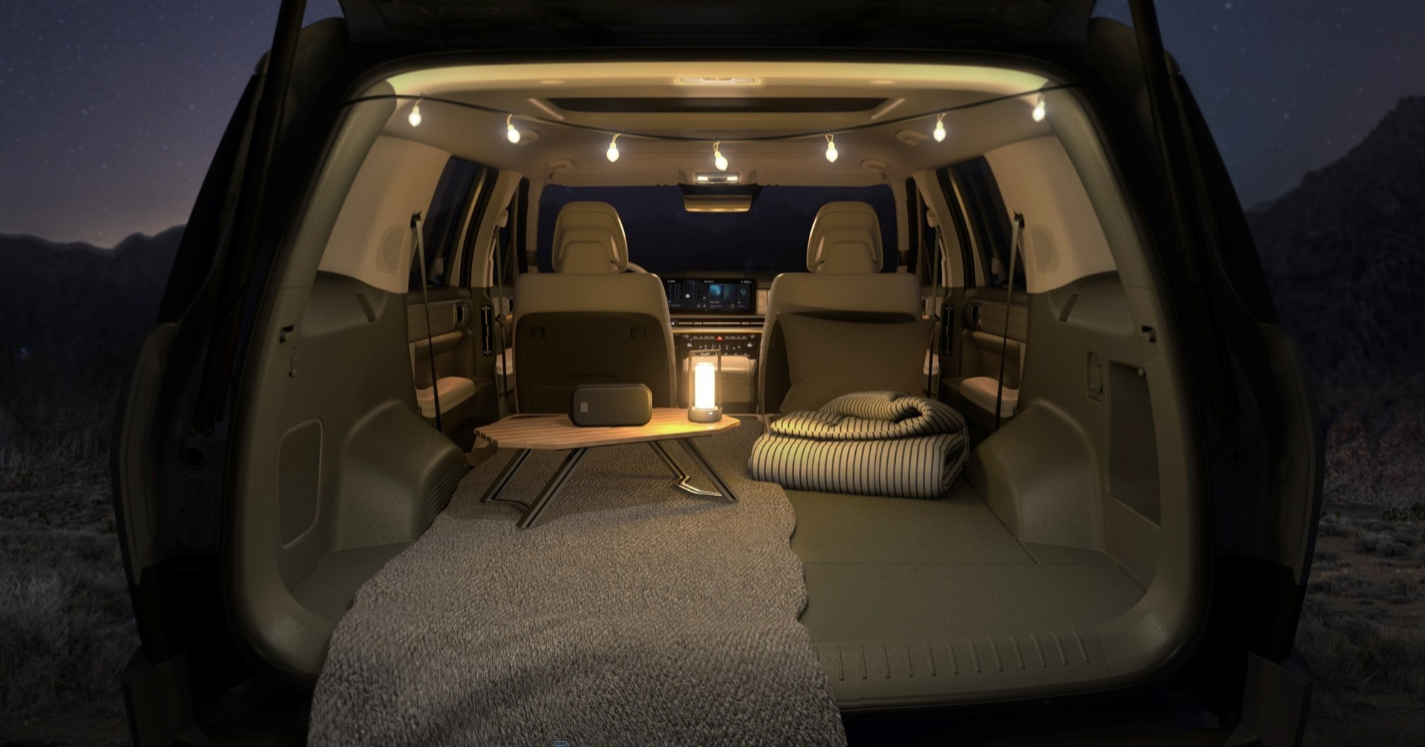 现代圣达菲新款,现代suv圣达菲老款