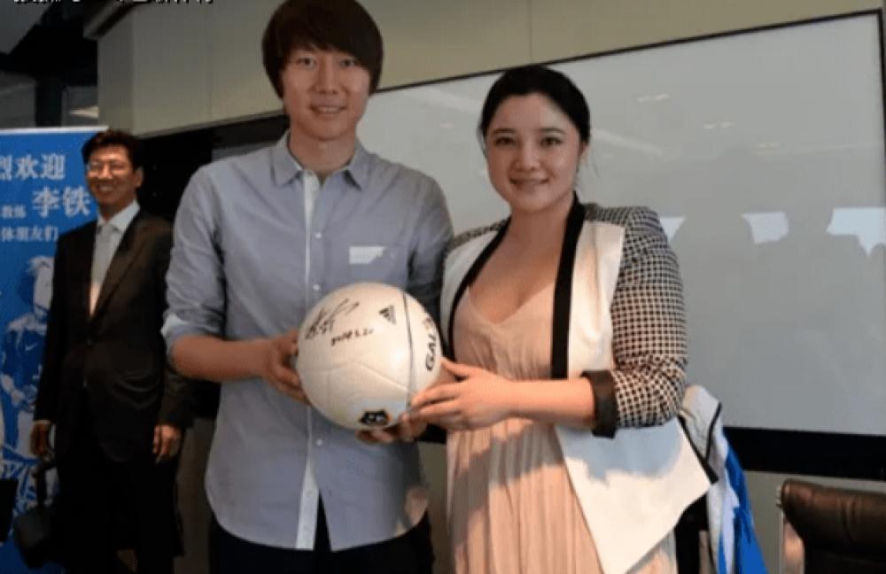 李铁和龙菲什么时候离婚的,李铁和他媳妇现状