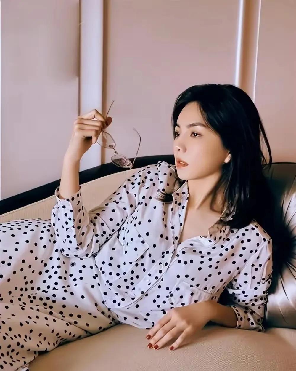 ella陈嘉桦恋人未满初舞台完整版,陈嘉桦浪姐4首秀舞台