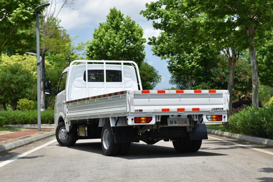 五菱龙卡对比长安跨越王d5,长安跨越者d5和五菱龙卡