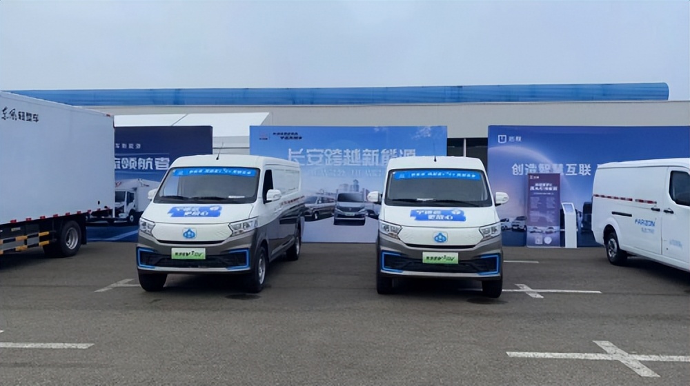 长安微客v5,长安跨越星v5ev五座对开门