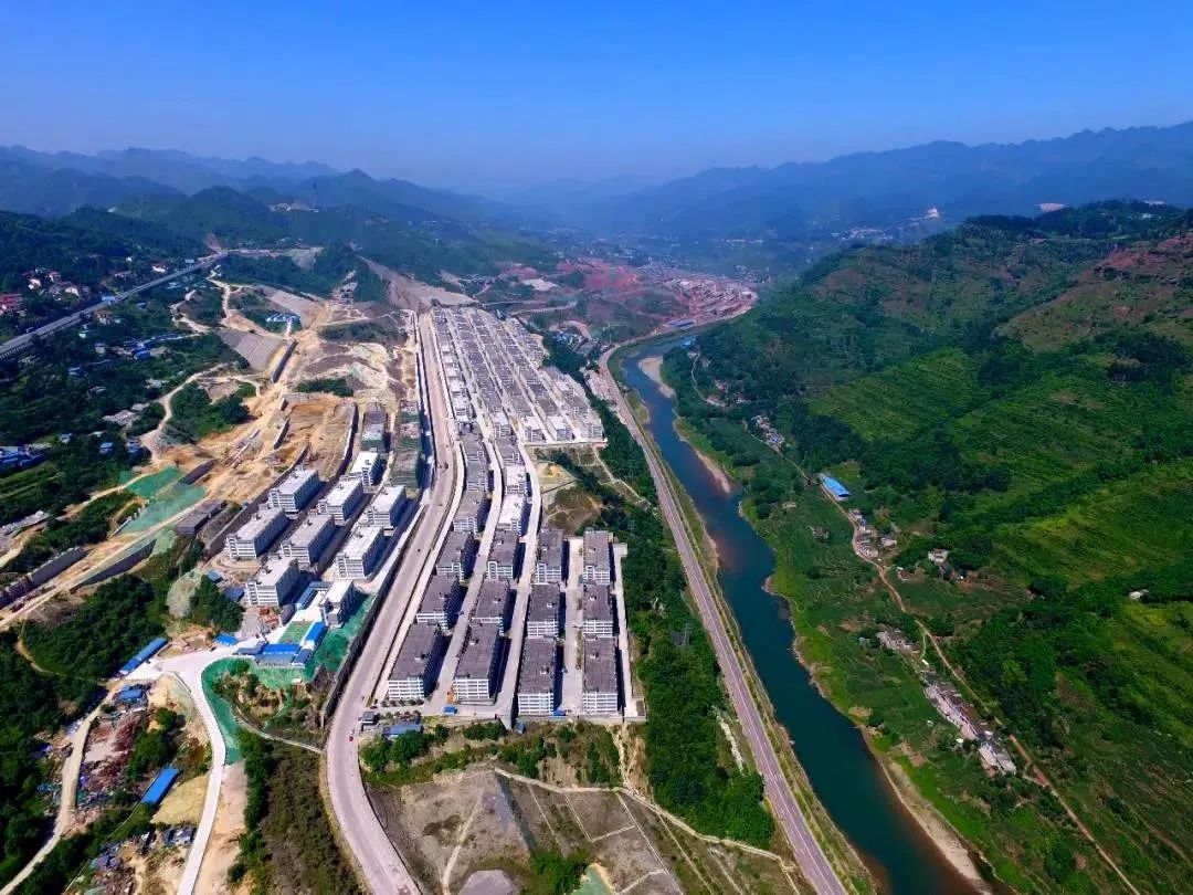 茅台镇的白酒跟其他地方有啥不同,茅台镇的酒和茅台酒有什么区别