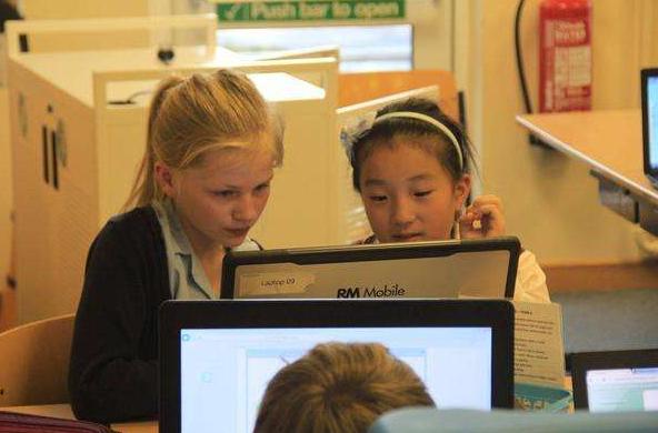 我国有近48万“小留学生”，父母无外乎是3类人，留学原因引热议