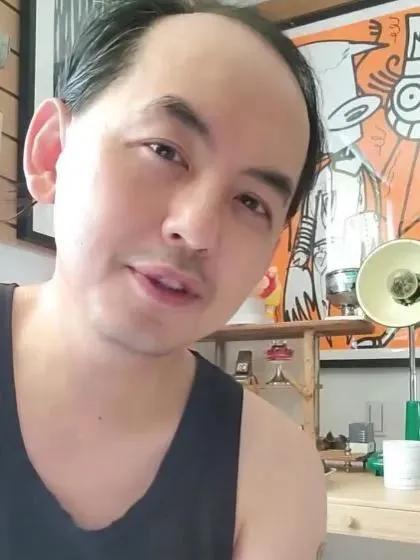 黄子佼为啥爆料那么多人,黄子佼被曝拿刀割自己