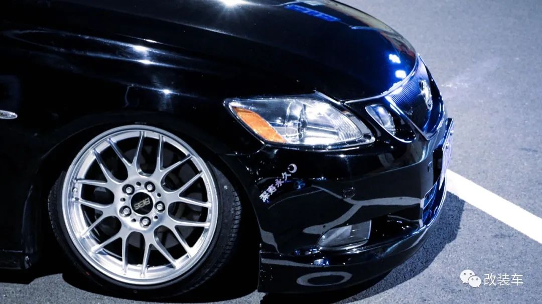 雷克萨斯gs300亮黑改装案例,本田思域适合刚毕业开吗