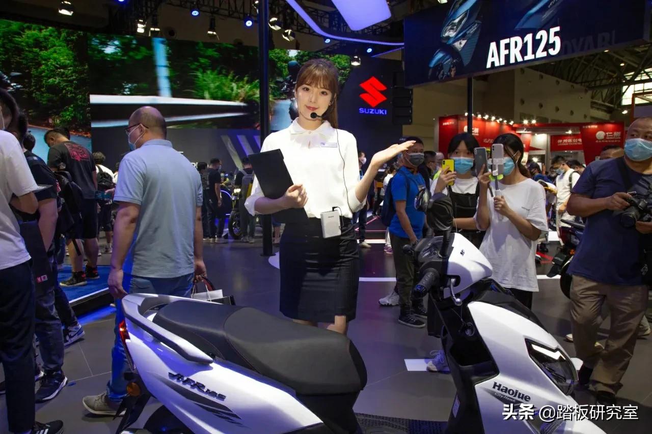 豪爵afr125和usr哪个更值得买,豪爵afr125和usr是一个发动机