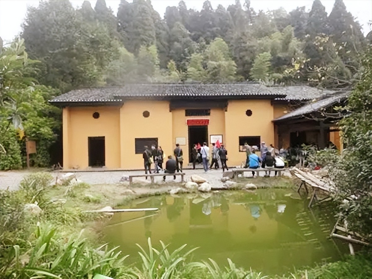 毛主席是始祖毛太华第20代子孙，毛太华是哪里人呢？