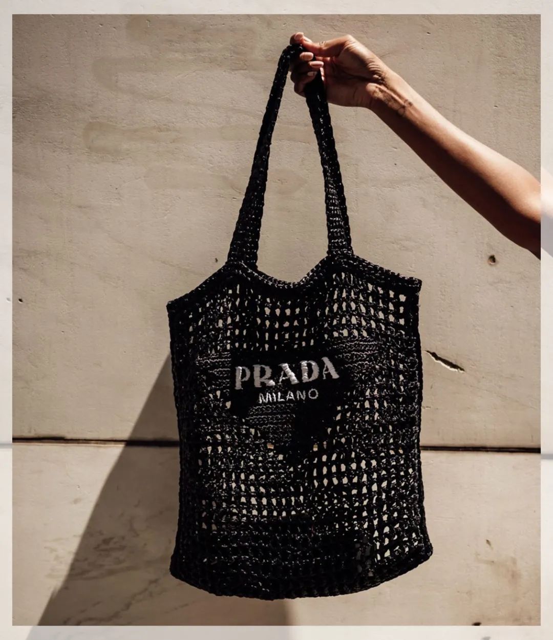 prada新包味道大正常吗,prada目前最火的包