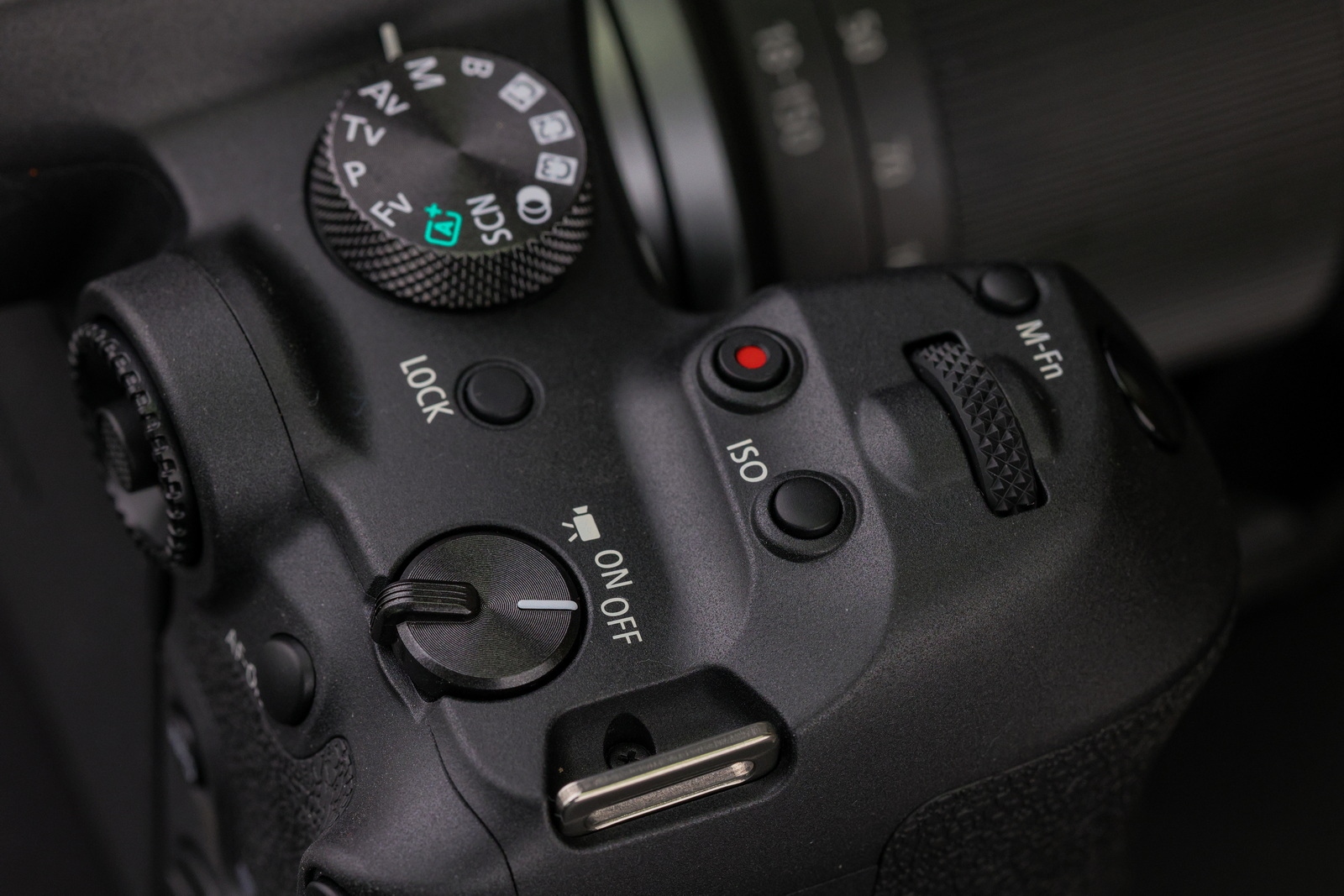 佳能eosr7目前值得买吗,佳能eosr7优缺点