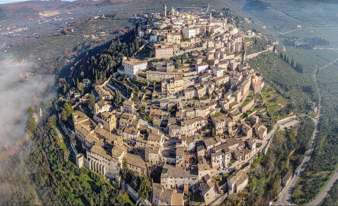 世界最富有的国家卡塔尔和卢森堡,卡塔尔和新加坡哪个国家富有