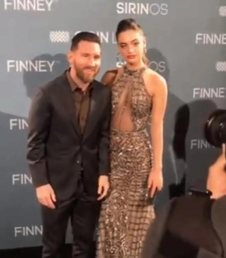 梅西晒全家福为自己庆生,梅西ins晒全家福