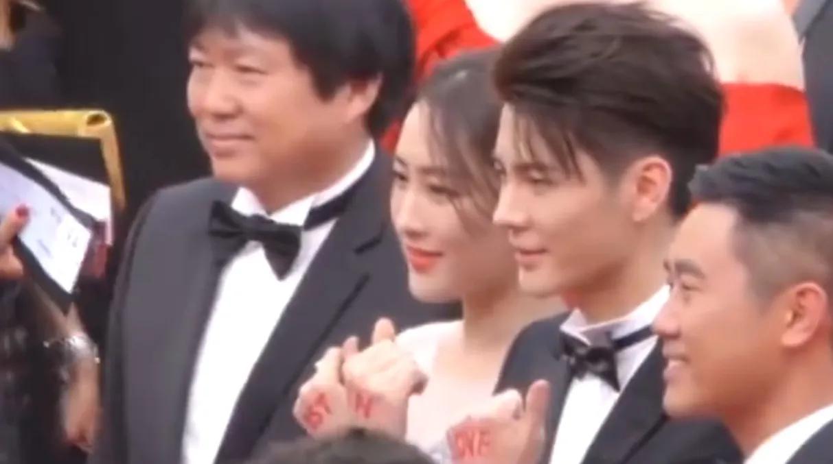 戛纳电影节红毯外国奇葩,戛纳红毯明星出丑有多尴尬