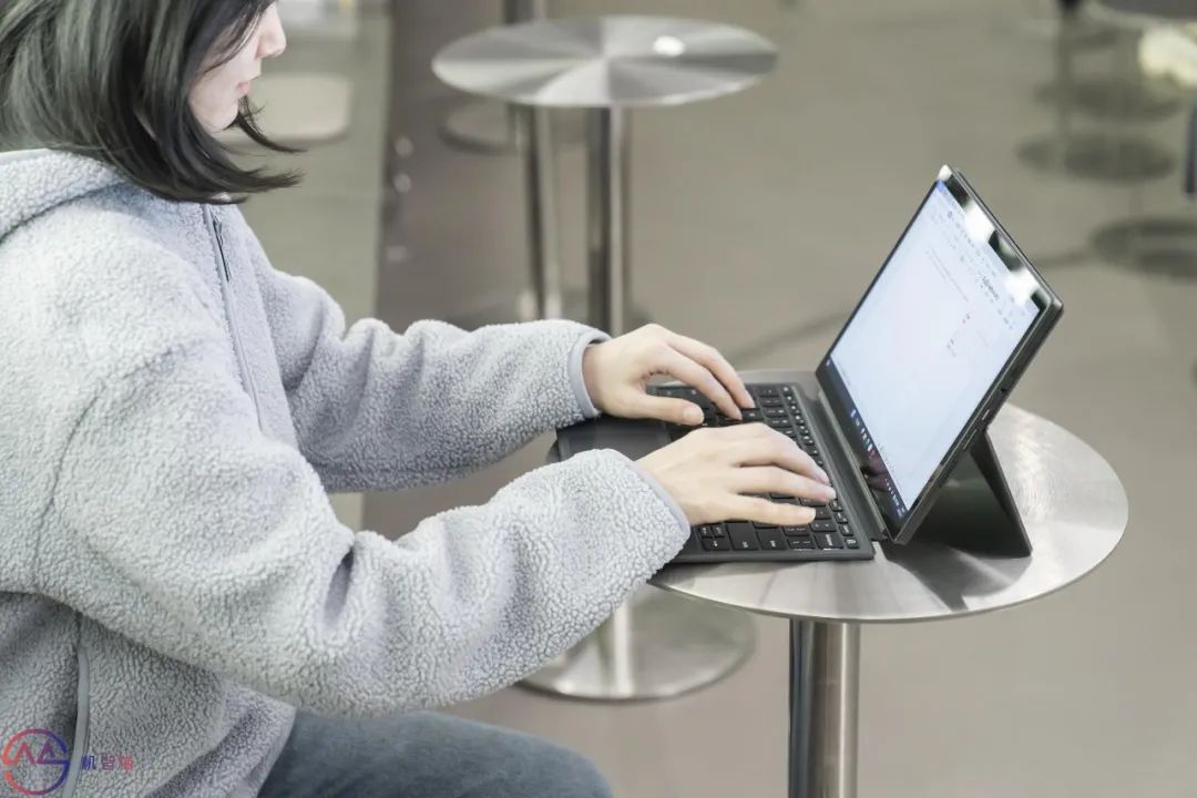 小米笔记本12.4二合一测评,小米12.4二合一笔记本深度测评