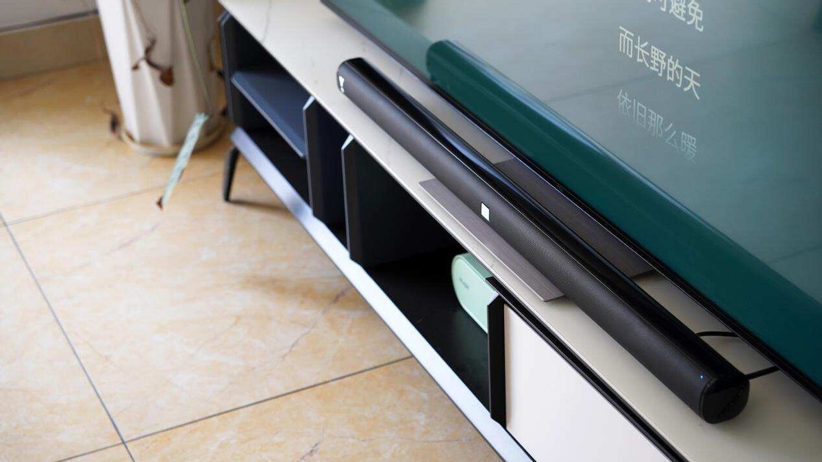 不到千元提升家庭观影体验JBLCINEMASTVJ100回音壁表现真“稳”！