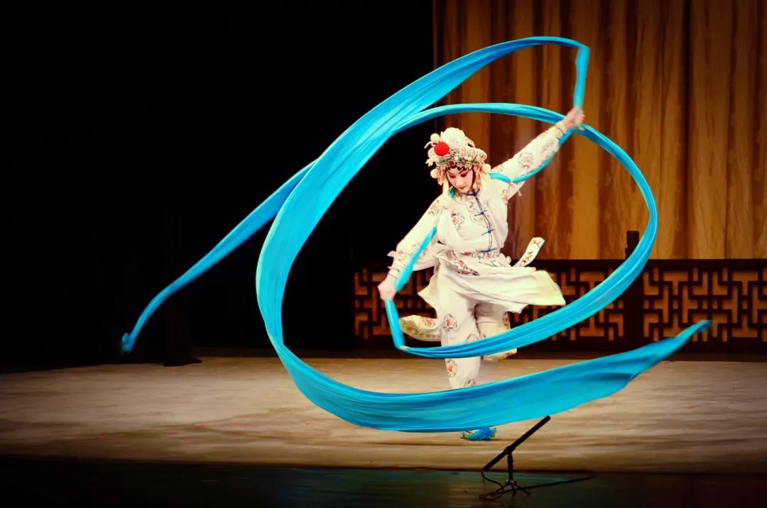 “敲门”别再说“knockthedoor”,老外听了可能要报警!