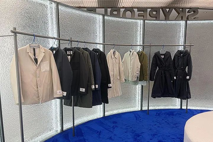 今年羽绒服，不看“含绒”看“绒子”/SHEIN日本大阪快闪店排长龙