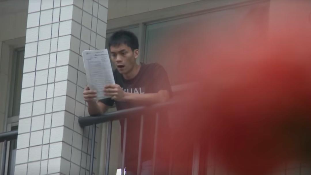 唐尚珺父亲因超生被丢教师工作，患舌癌到死都不知道儿子没上大学