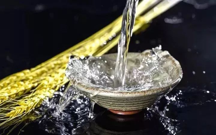 开车不喝酒珍爱生命,开车不喝酒且行且珍惜