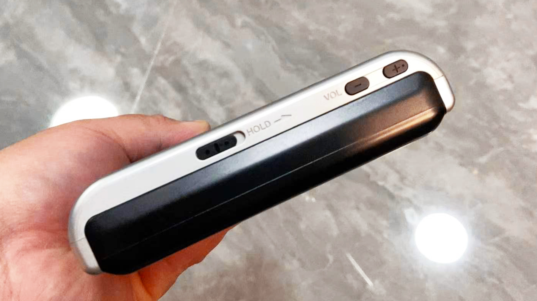 外观像mp4的手机,特别像mp4的手机